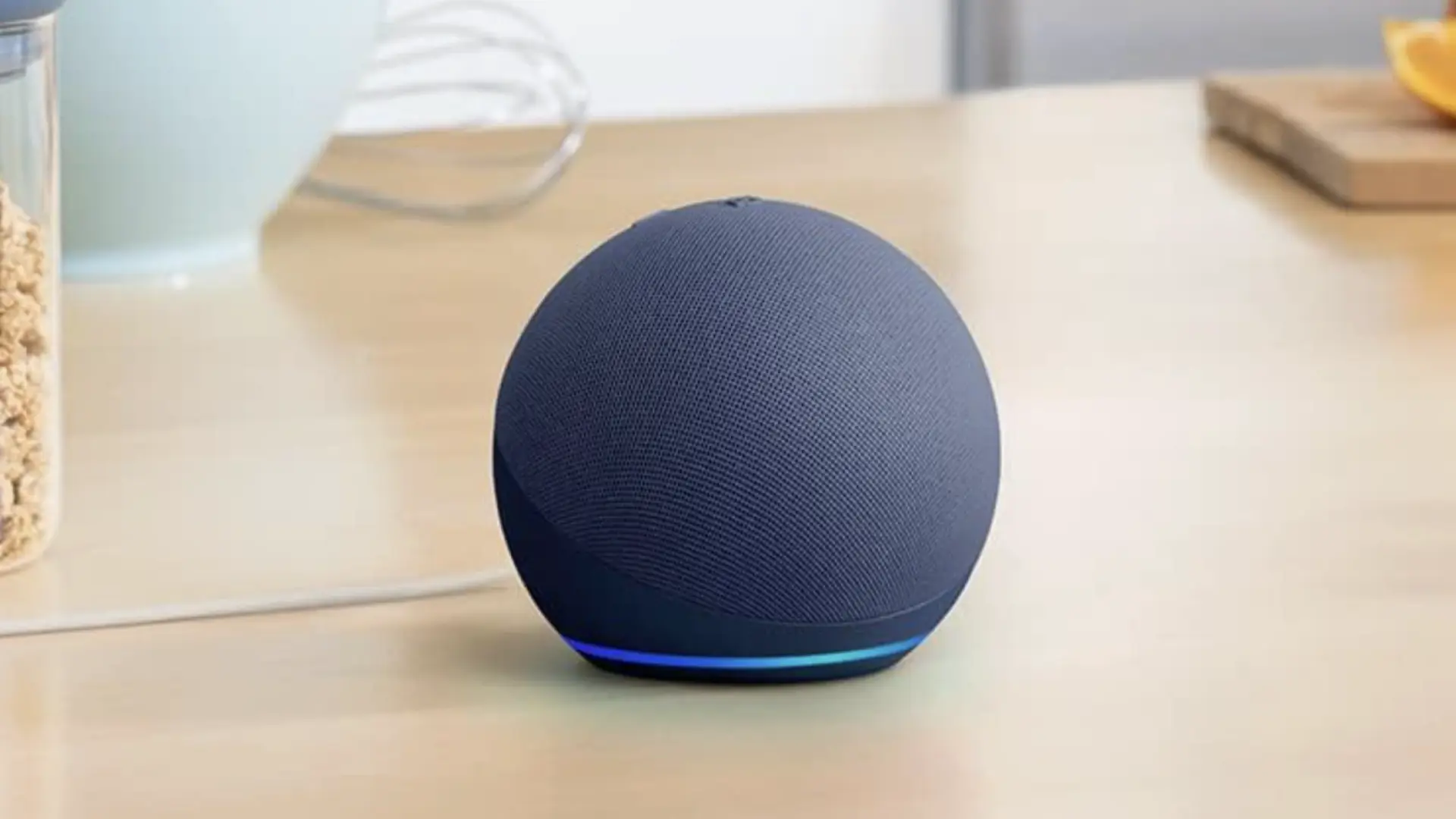 El clásico Echo Dot baja un 54% de precio para que puedas tener a Alexa en casa por menos de 30 euros