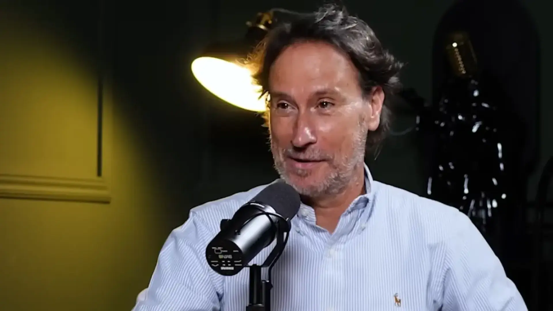 Víctor Küppers, experto en psicología positiva: «La unidad familiar ha dejado de compartir tiempo. Los hogares se han convertido en pensiones con habitaciones privadas»