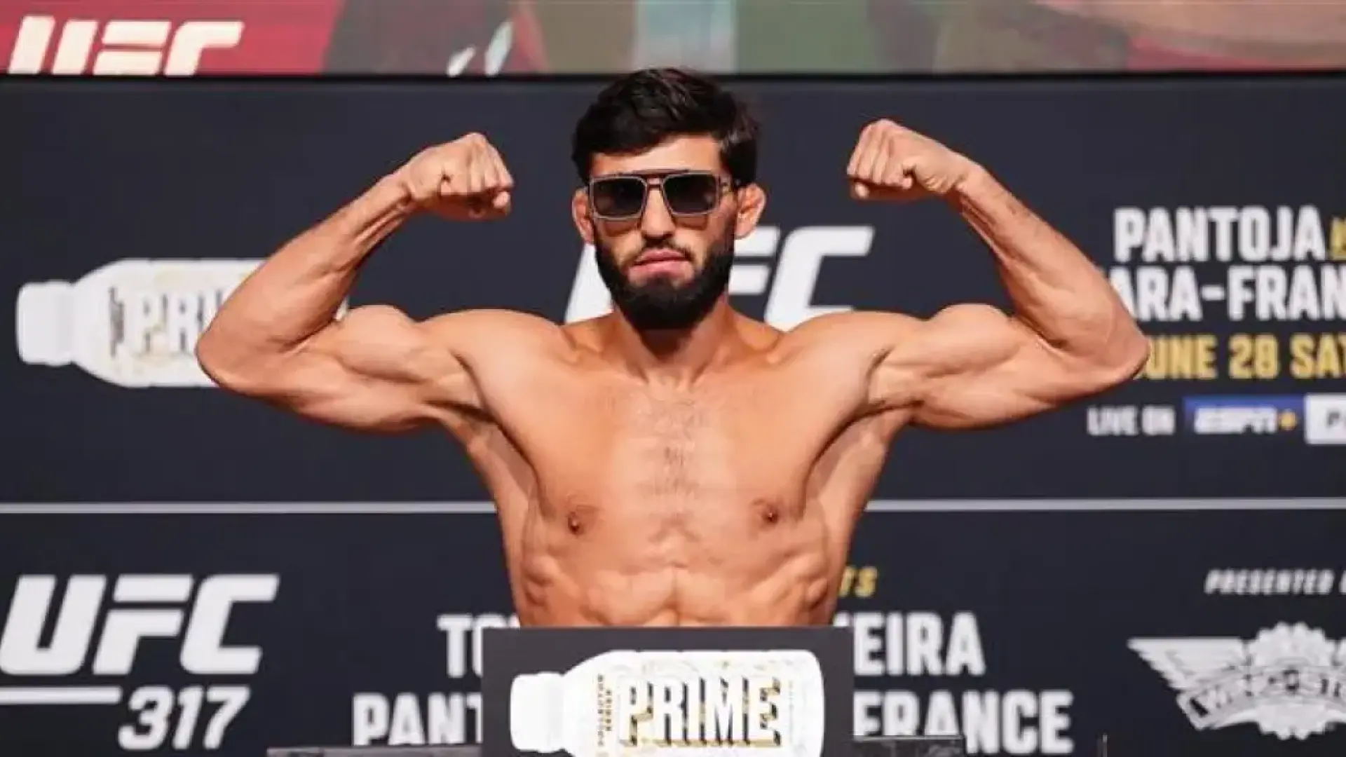 Tsarukyan cree que UFC quiere evitar que pelee con Topuria: «Su plan era que tuviera problemas con Dan Hooker»