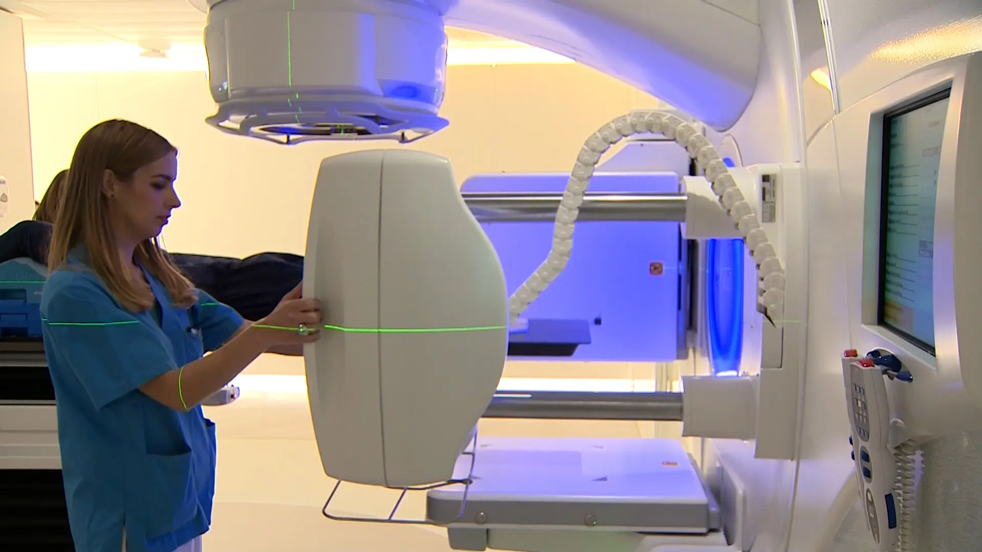 Los avances en radioterapia permiten un tratamiento oncológico con «menos toxicidad» y «mejores resultados clínicos»