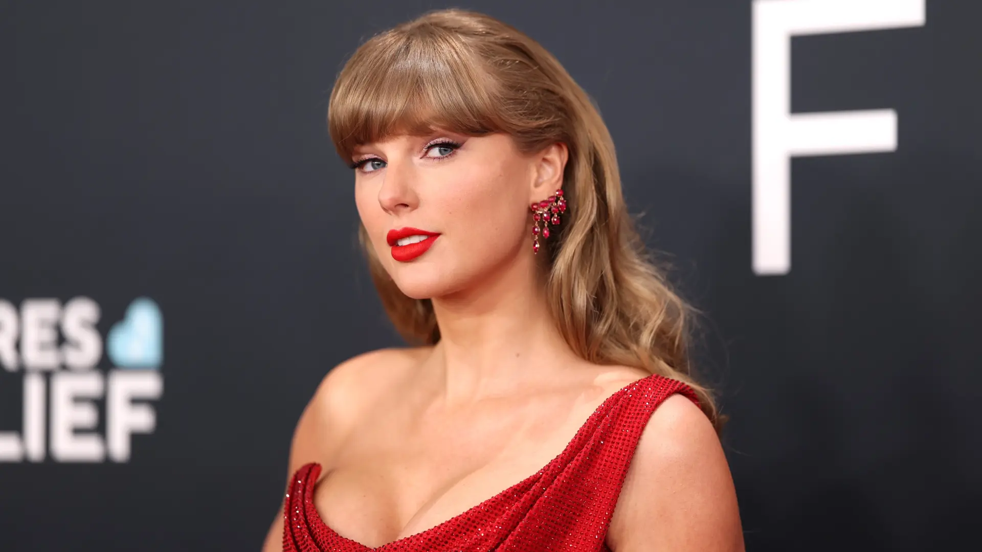 Taylor Swift dona un millón de dólares para combatir el hambre en Estados Unidos