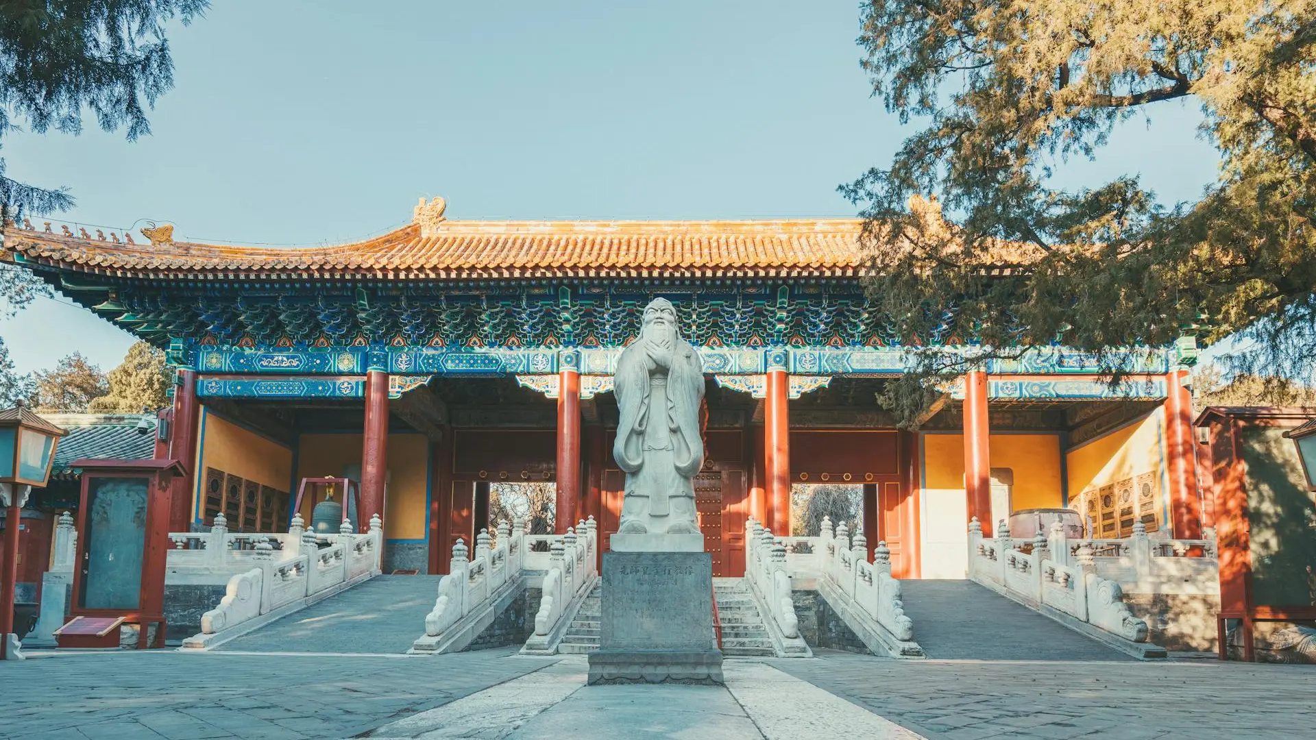 Confucio sobre el esfuerzo y la perseverancia: «El hombre que mueve una montaña comienza llevando pequeñas piedras»