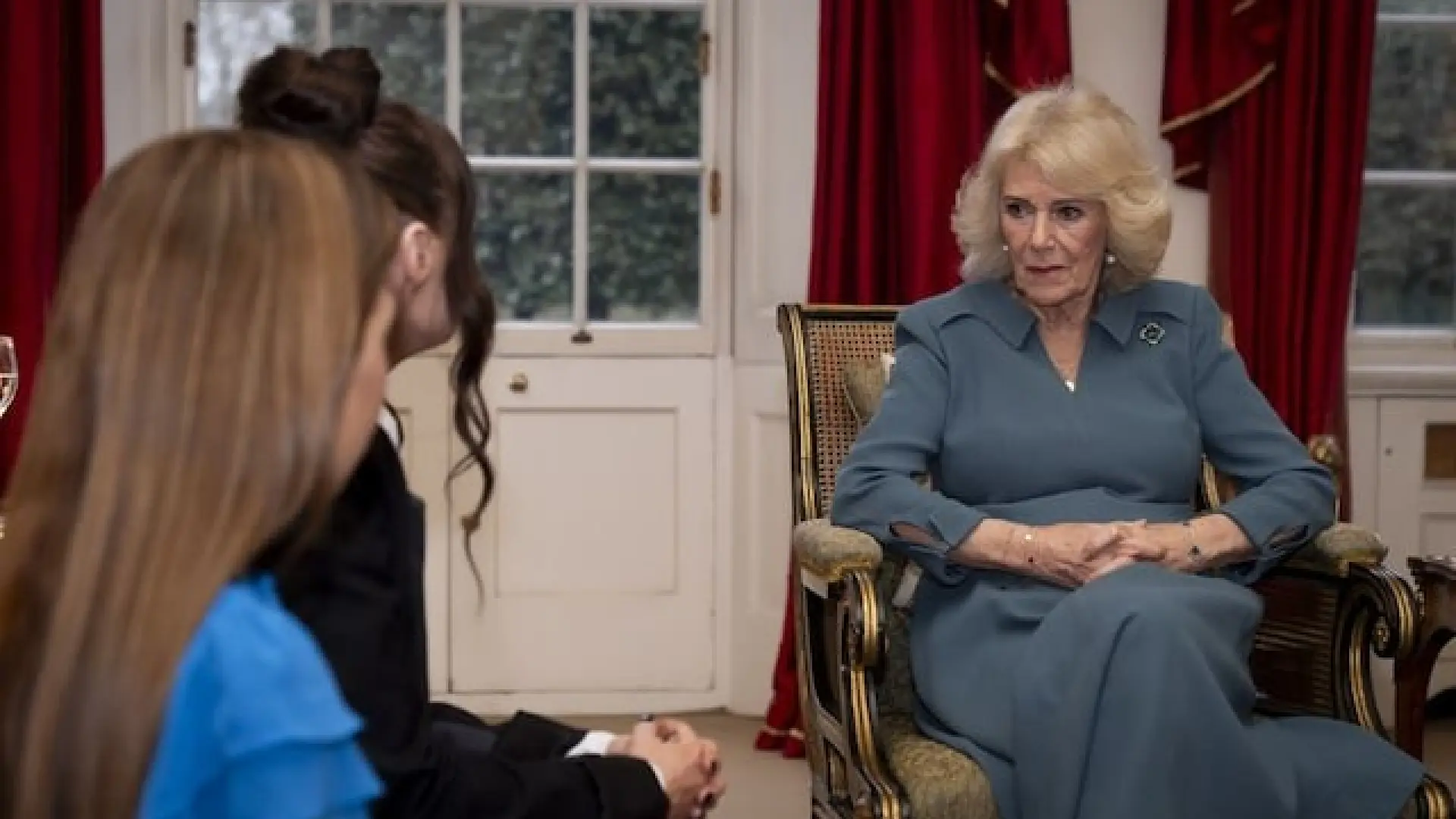 La reina Camila revela que sufrió una agresión sexual de adolescente: «Sentía ira»