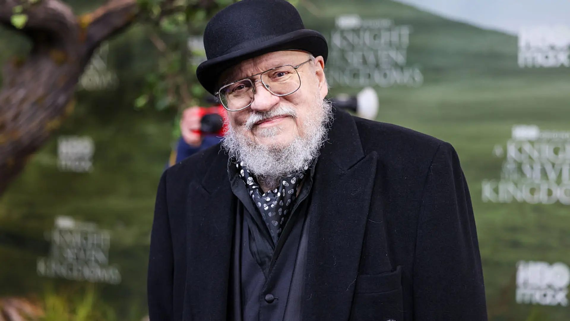Entrevistan al autor de 'Juego de Tronos' y harto, sugiere un titular irónico: «George R. R. Martin no se está muriendo»