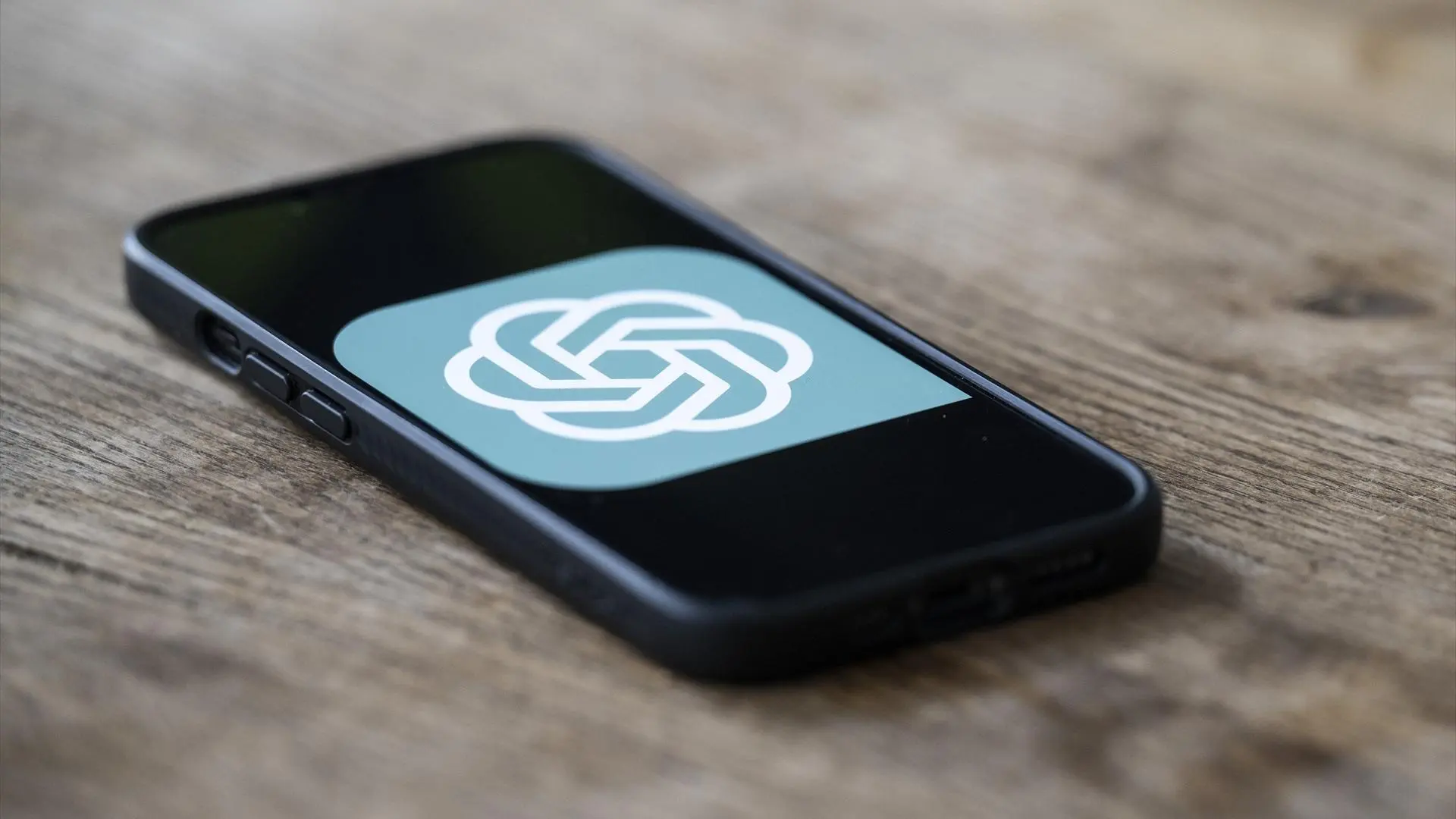 Los anuncios de ChatGPT están a punto de llegar a tus respuestas: así se verán