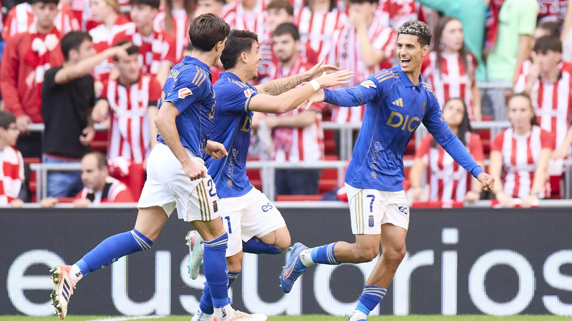 El Real Oviedo reclamará los tres puntos por la suspensión en Vallecas: «Perjuicio evidente»