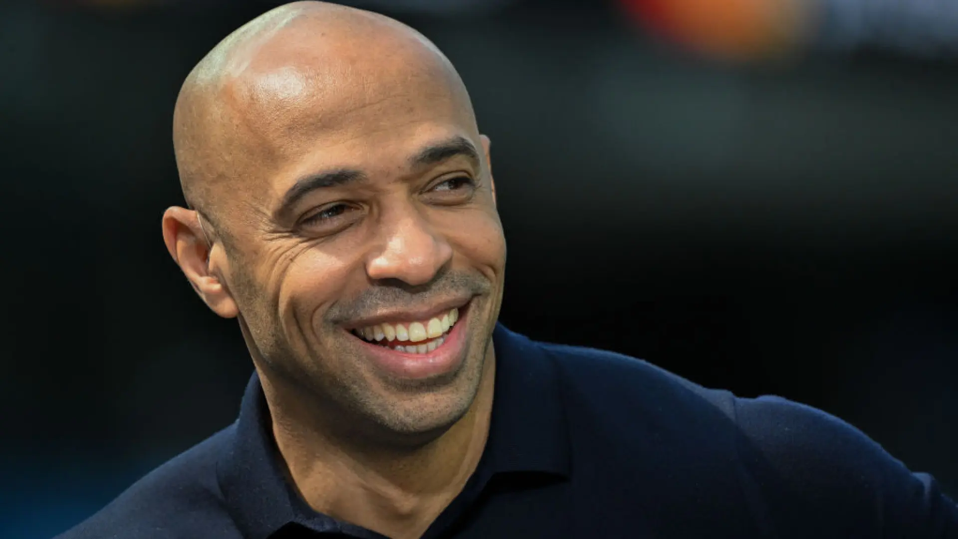 Thierry Henry, leyenda del Barça: «No sé qué tiene la camiseta del Real Madrid, quizás si yo me la pusiera me saldría pelo otra vez»