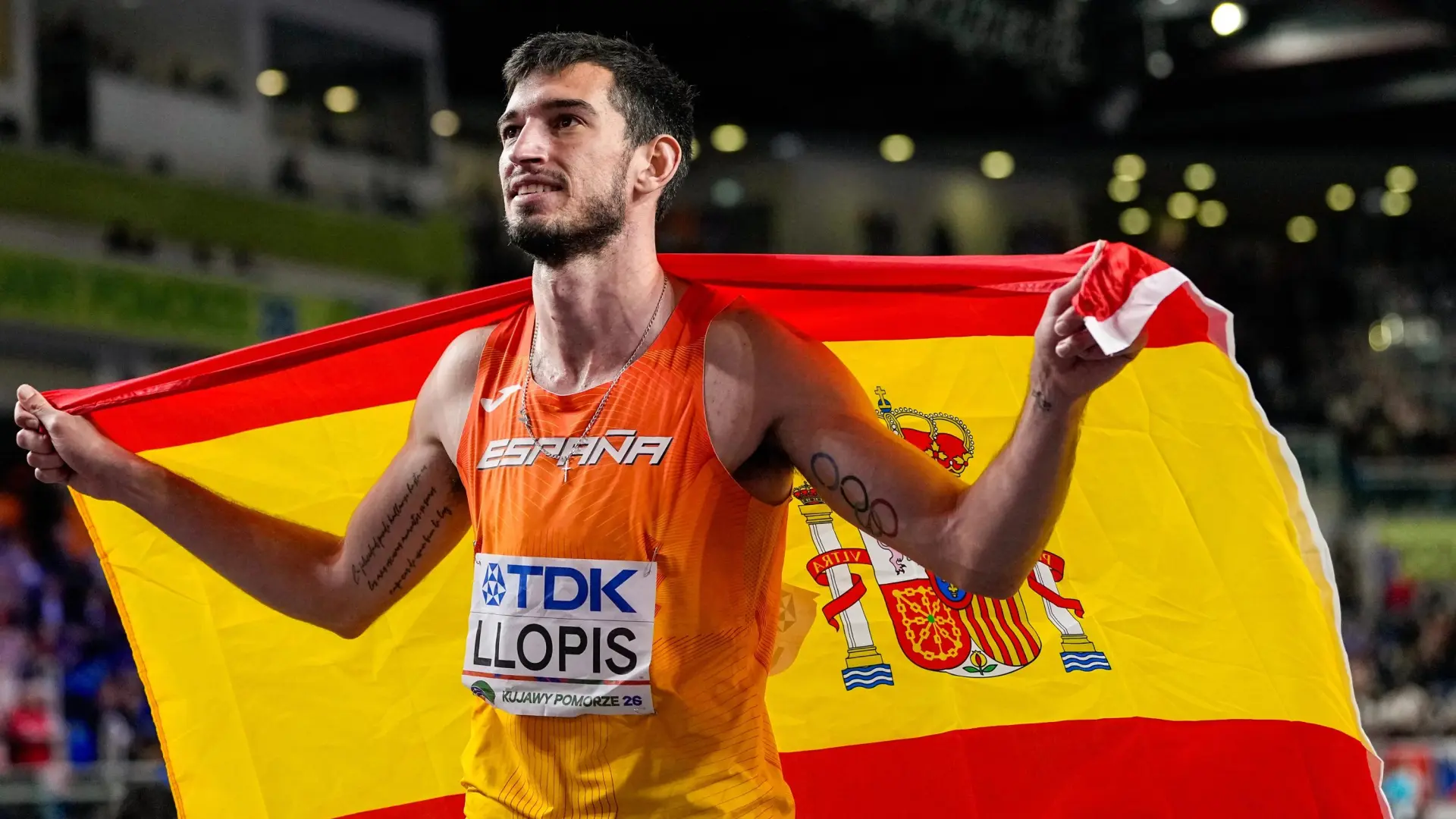 Quique Llopis, subcampeón del mundo de 60 metros vallas en una brillante final en Torun