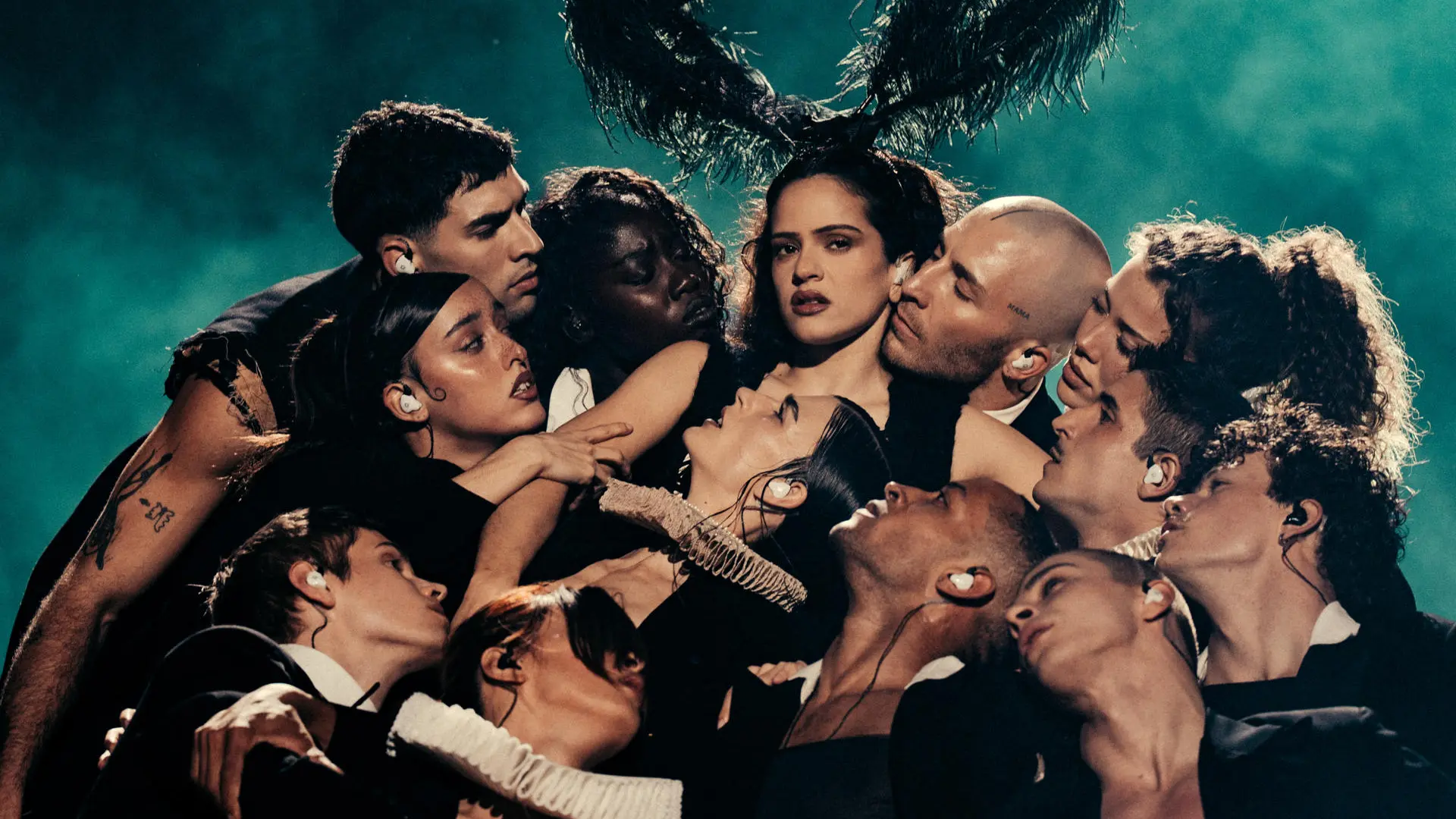 Ester Expósito, preguntada por Mbappé a su salida del concierto de Rosalía: «La verdad, el fútbol no me gusta mucho»