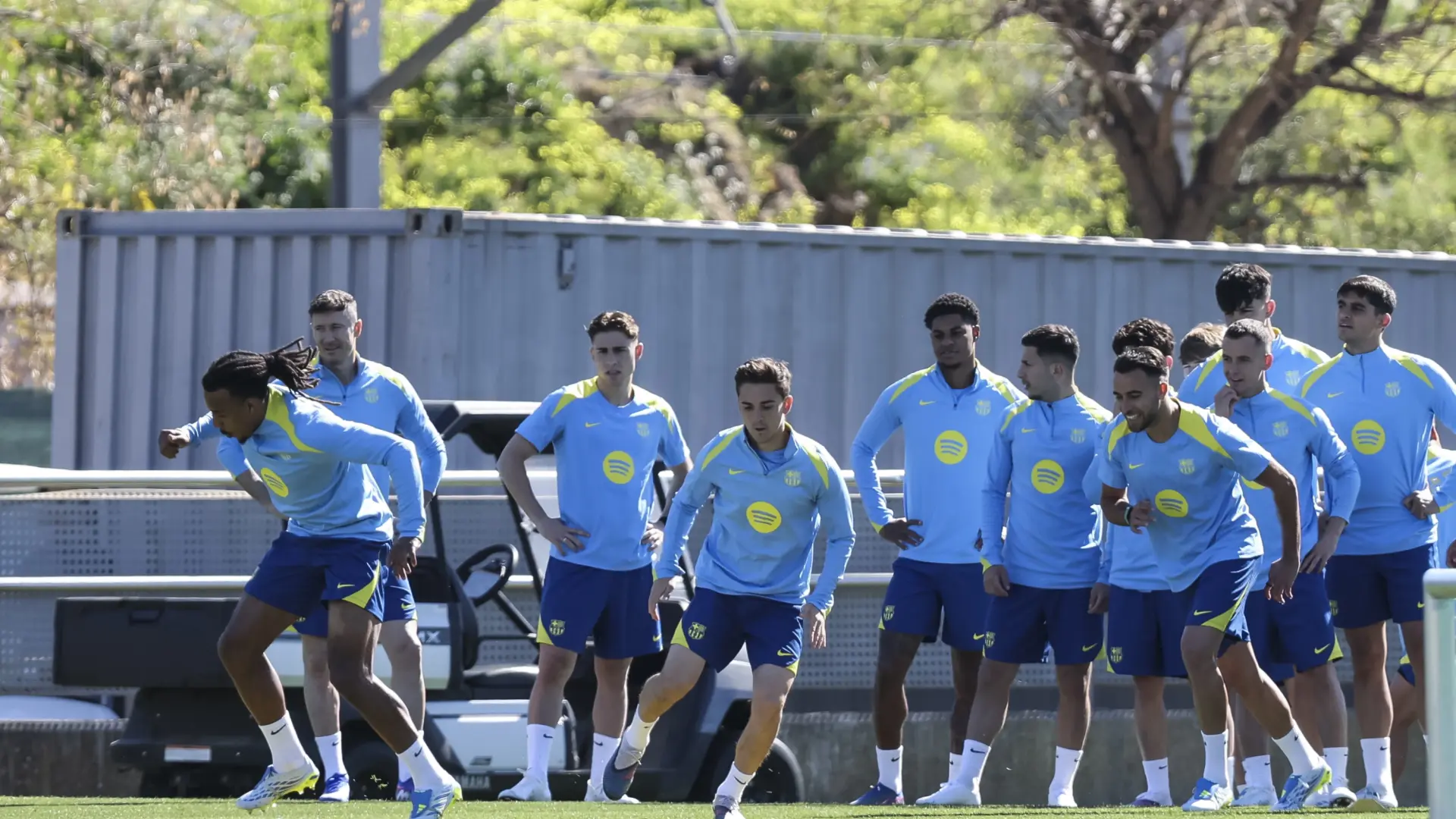 El Barça recupera efectivos para una semana clave: Koundé y Balde entran en la lista para el Atlético de Madrid