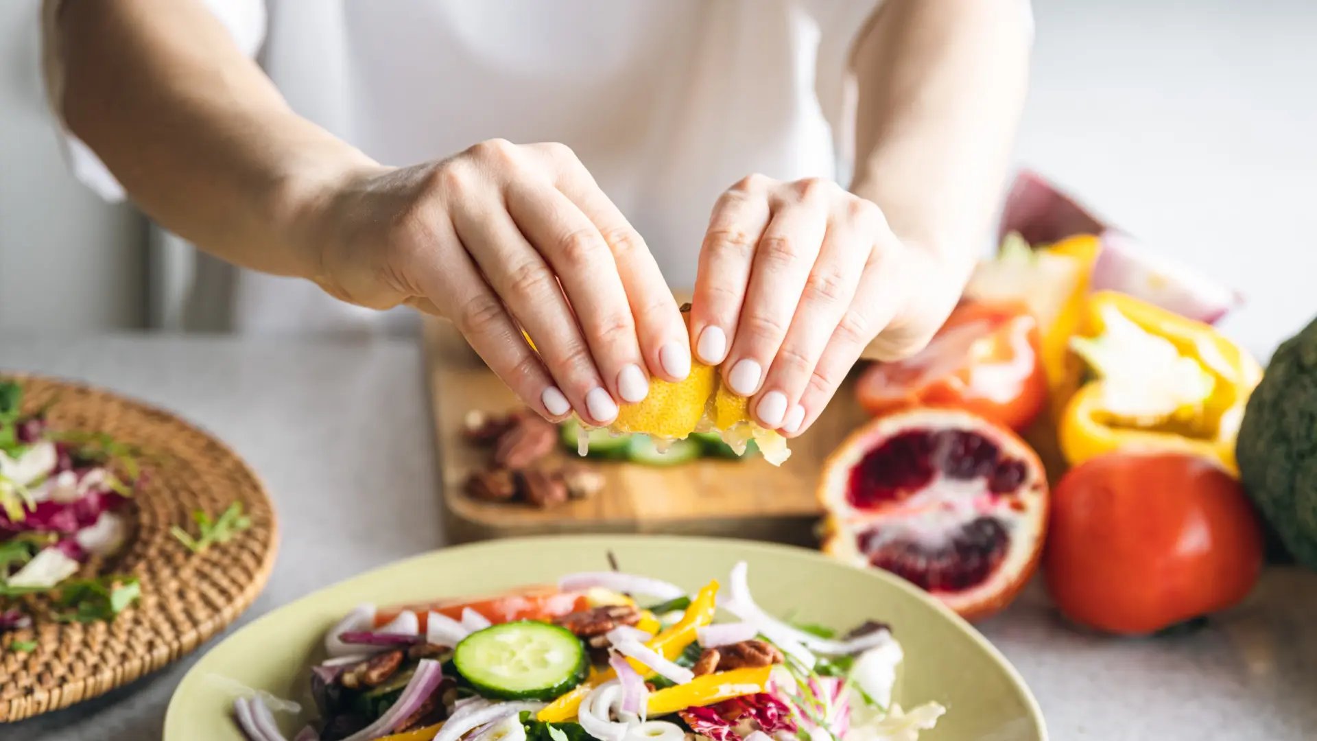 Ni la grasa es el enemigo ni los lácteos inflaman: 10 creencias sobre alimentación que la ciencia ya ha desmontado