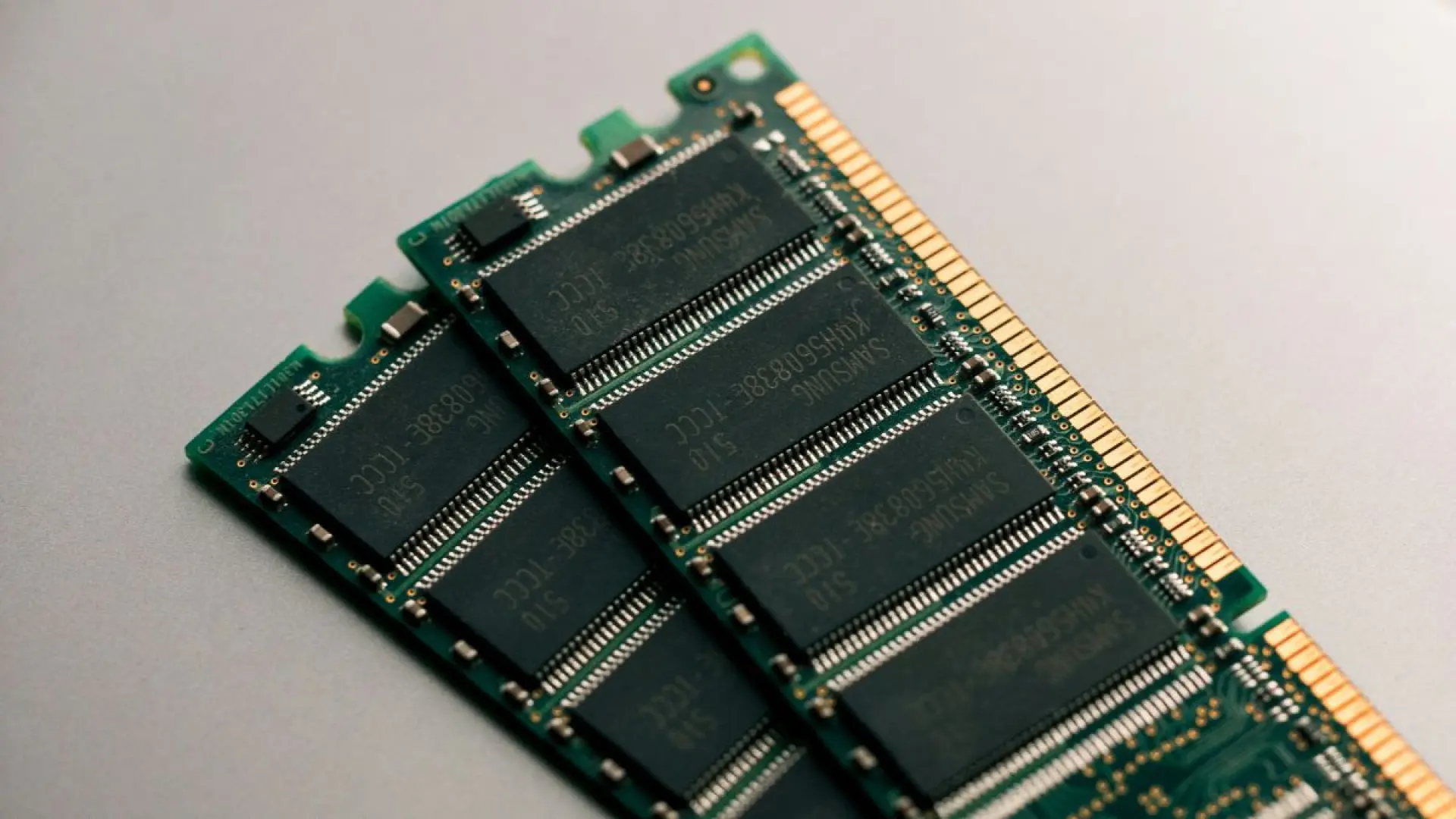 La escasez de memoria RAM está provocando una ola de chips falsos: así puedes comprobar si es original o no