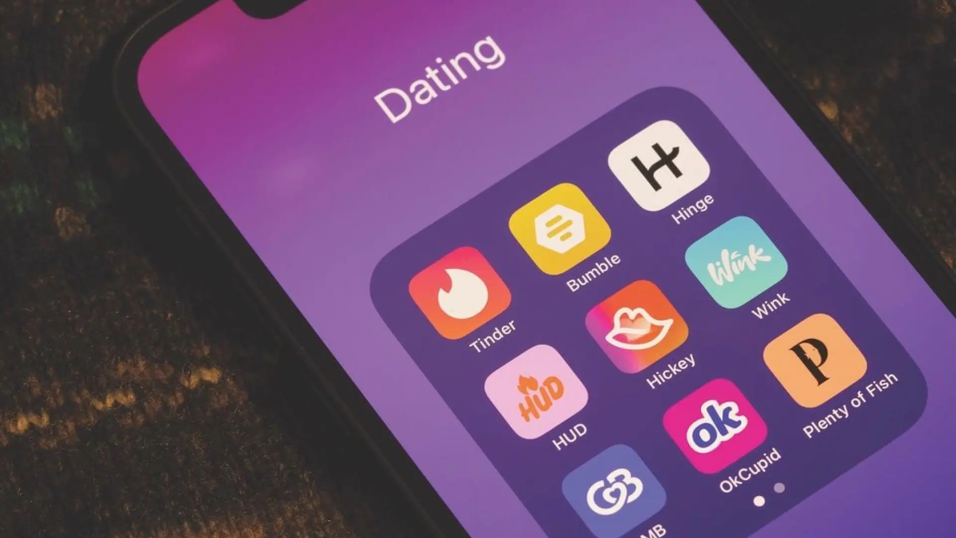 El fin del 'swipe' en las apps de citas: una de las más famosas dice adiós a deslizar perfiles