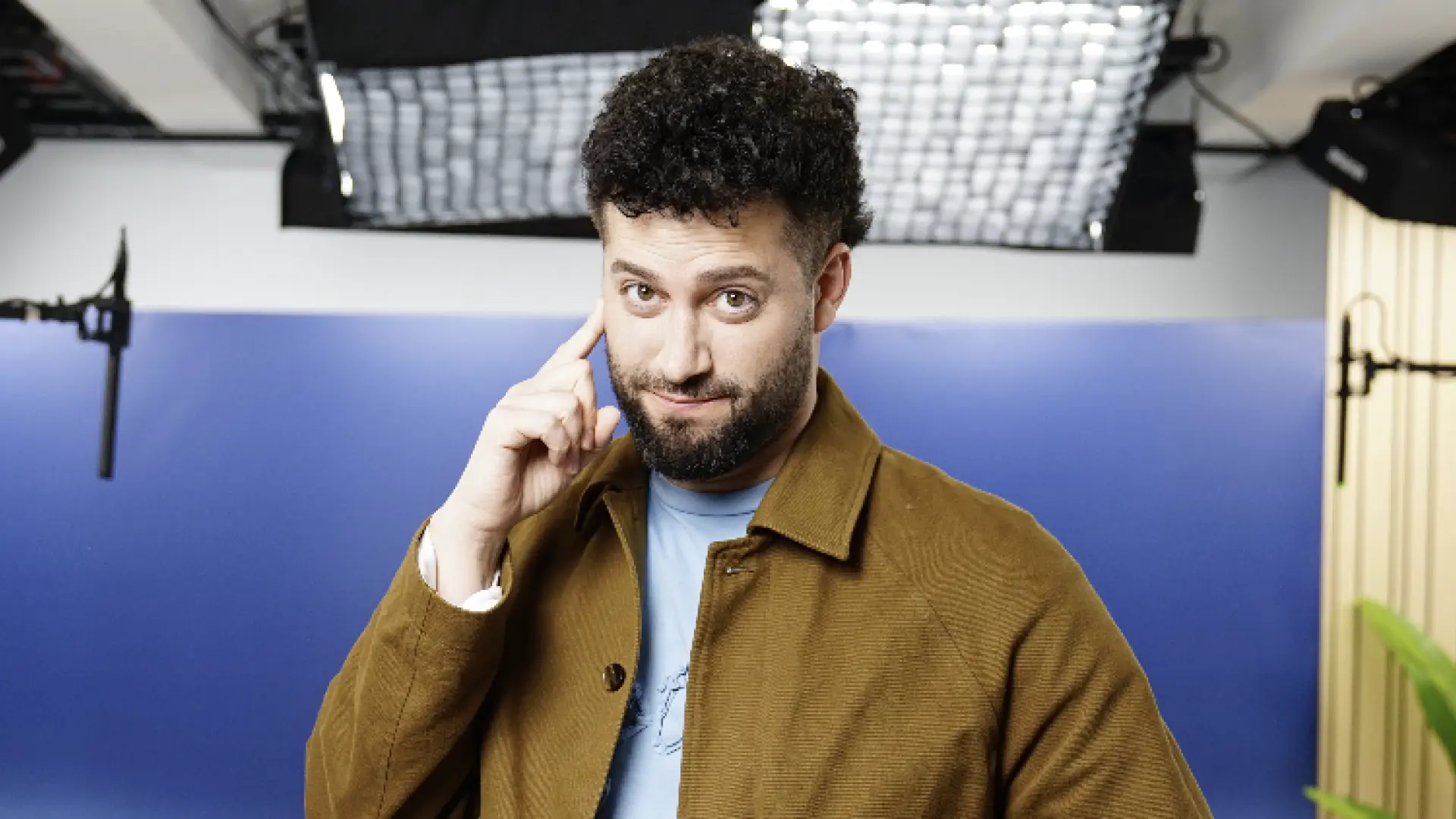 Javi Hoyos confiesa quiénes le han bloqueado en redes: «¿Qué he hecho, Antonia San Juan?»