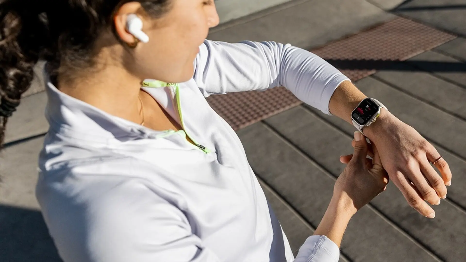 Estética de diario y rendimiento de 'runner' profesional: el reloj con IA que planifica tus entrenamientos