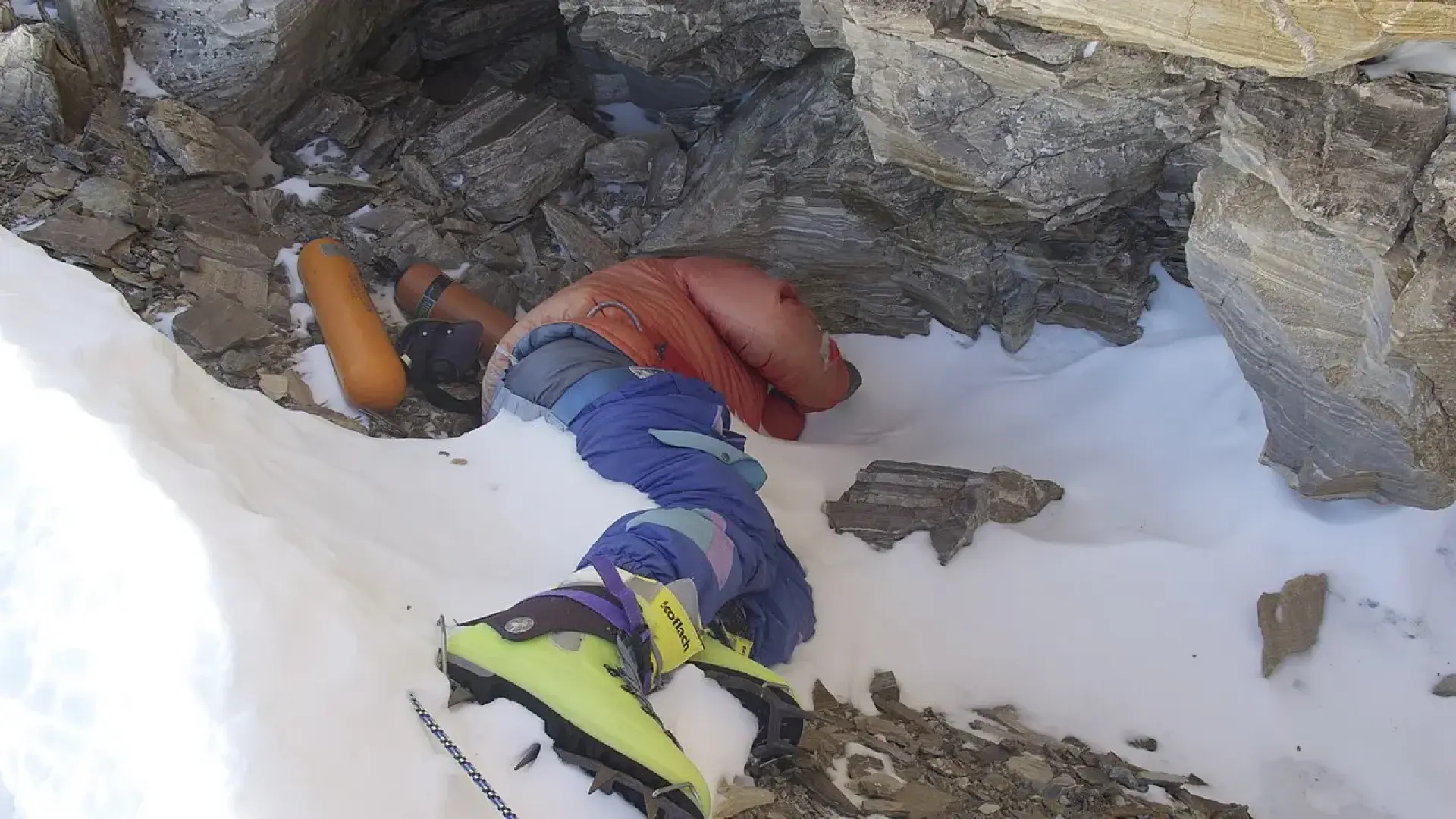 Resuelto el misterio de la identidad de 'Botas Verdes', el alpinista que lleva 30 años congelado en el Everest