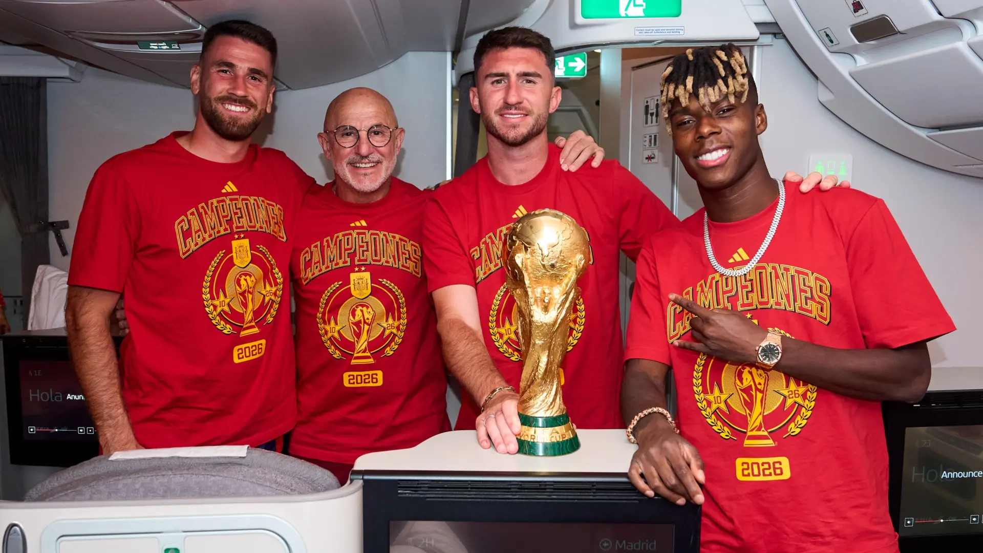 Homenaje en San Mamés para los campeones del mundo: recibimiento especial del Athletic a sus jugadores y De la Fuente