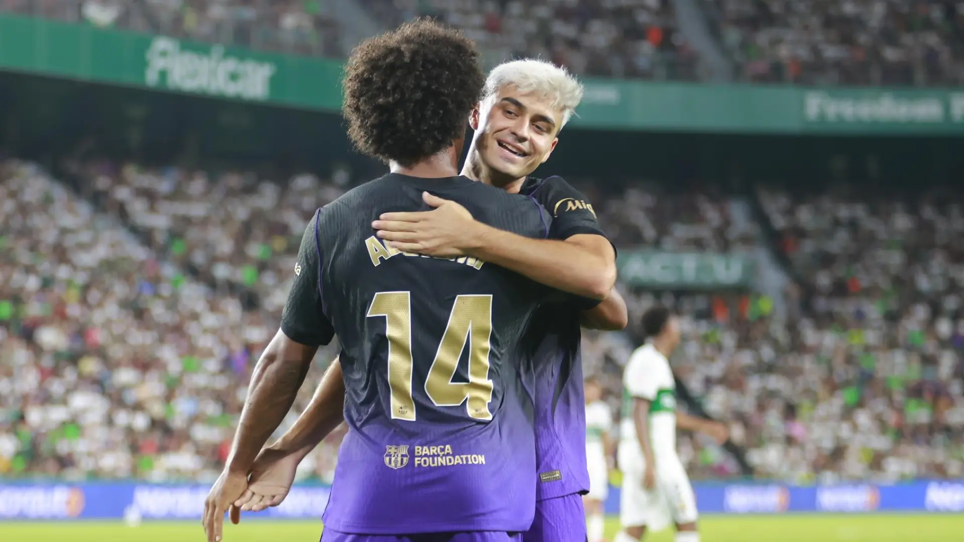 El Barça aplasta al Elche con una 'manita' perfecta para estrenar a sus nuevos fichajes