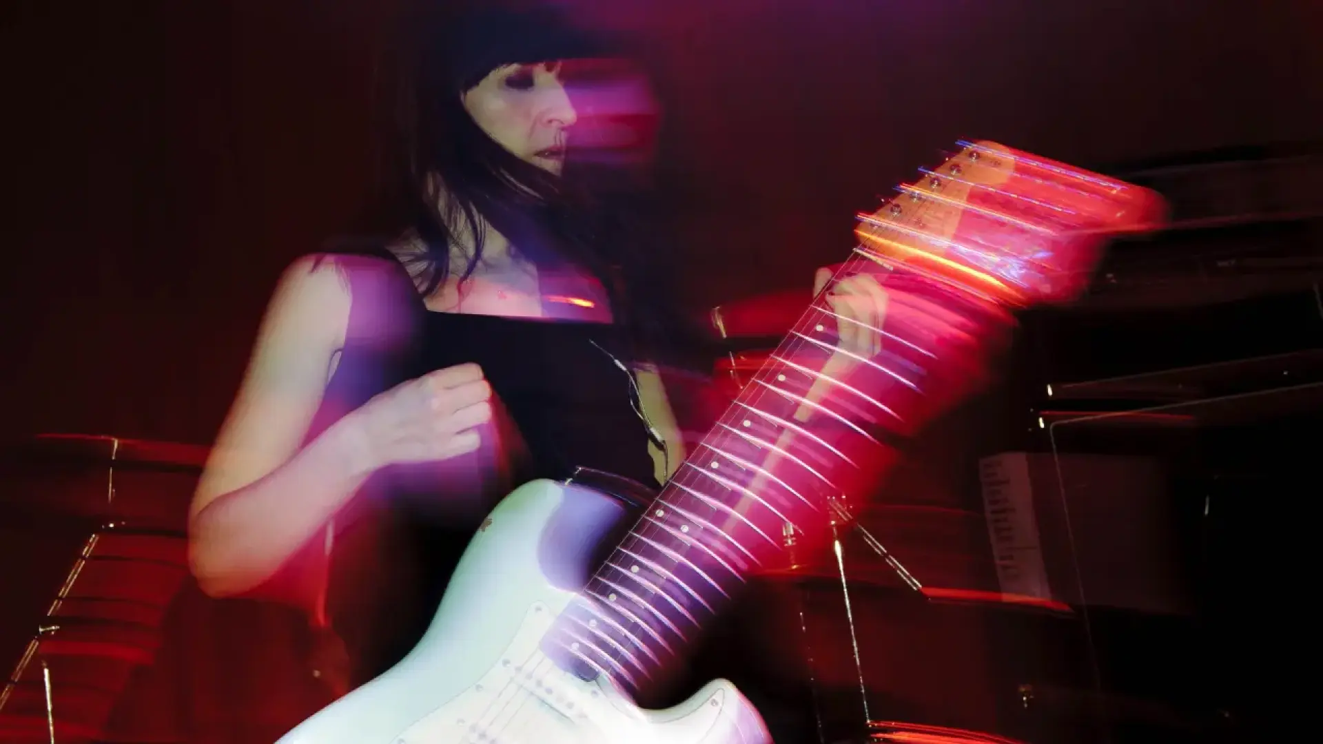 El infierno de Cristina Llanos, cantante de Dover: «Vivo porque no tengo huevos para matarme»