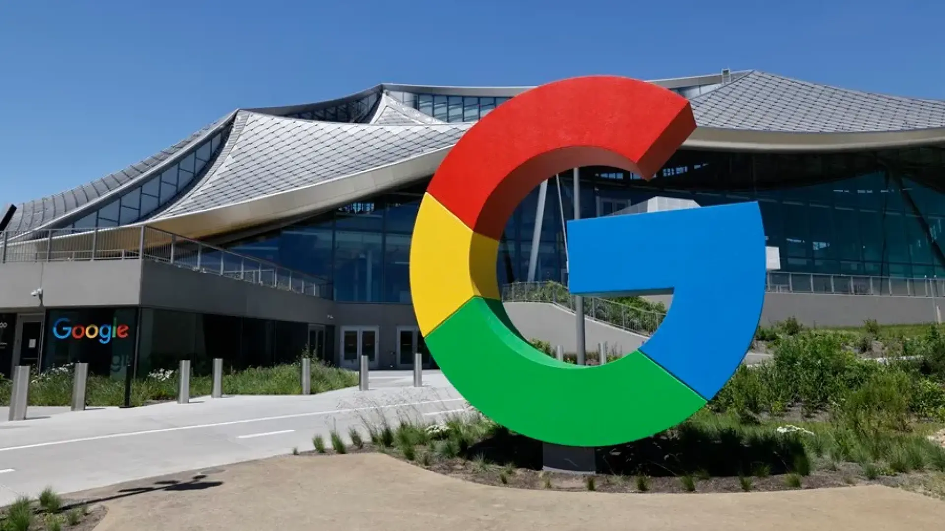Google pierde a cuatro figuras clave de su IA y cambia la cúpula de Gemini