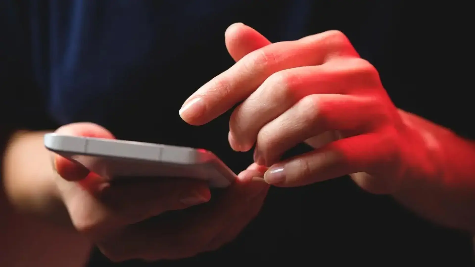 Tu teléfono no te está espiando por el micrófono: así consiguen las apps saber qué te interesa