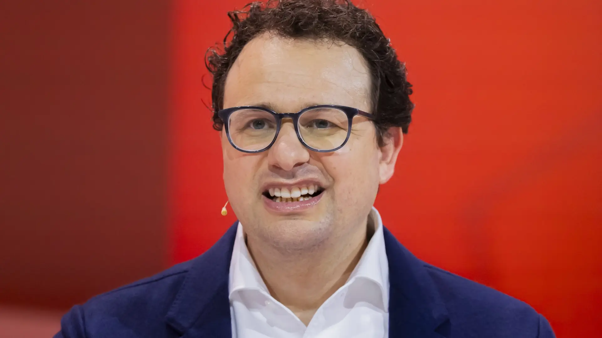 Dario Amodei, CEO de Anthropic, pide «bajar el ritmo» de desarrollo de la IA y avisa de que se puede «perder el control»