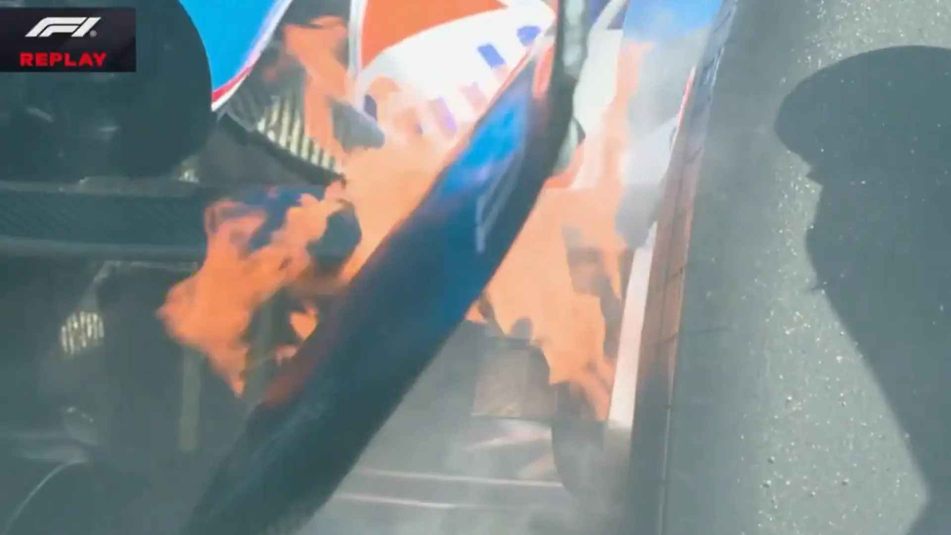 Llamas en los frenos del Williams de Carlos Sainz durante los libres de Bakú