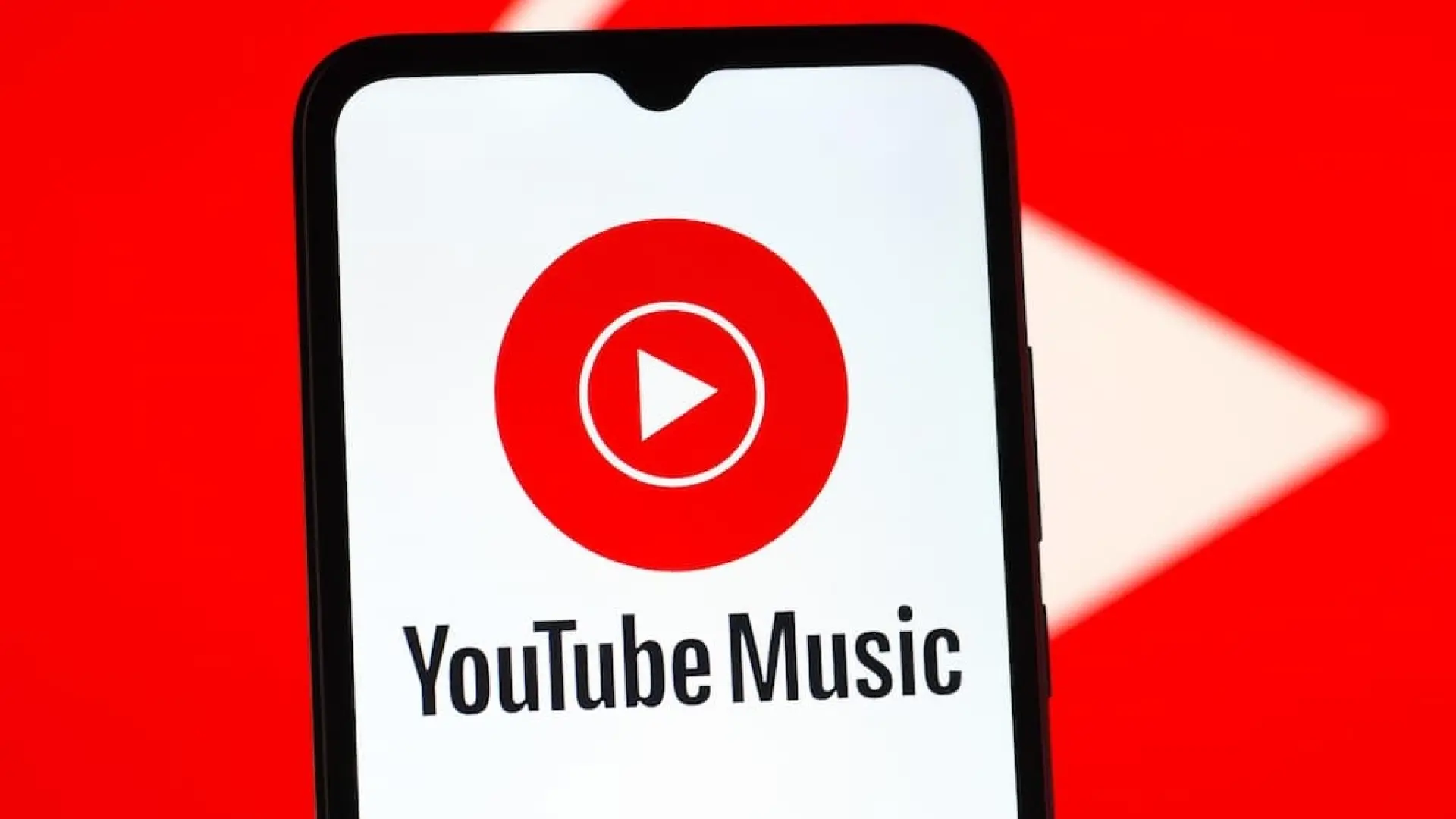 YouTube Music señala con una etiqueta las canciones creadas con IA: la función también llegará a YouTube