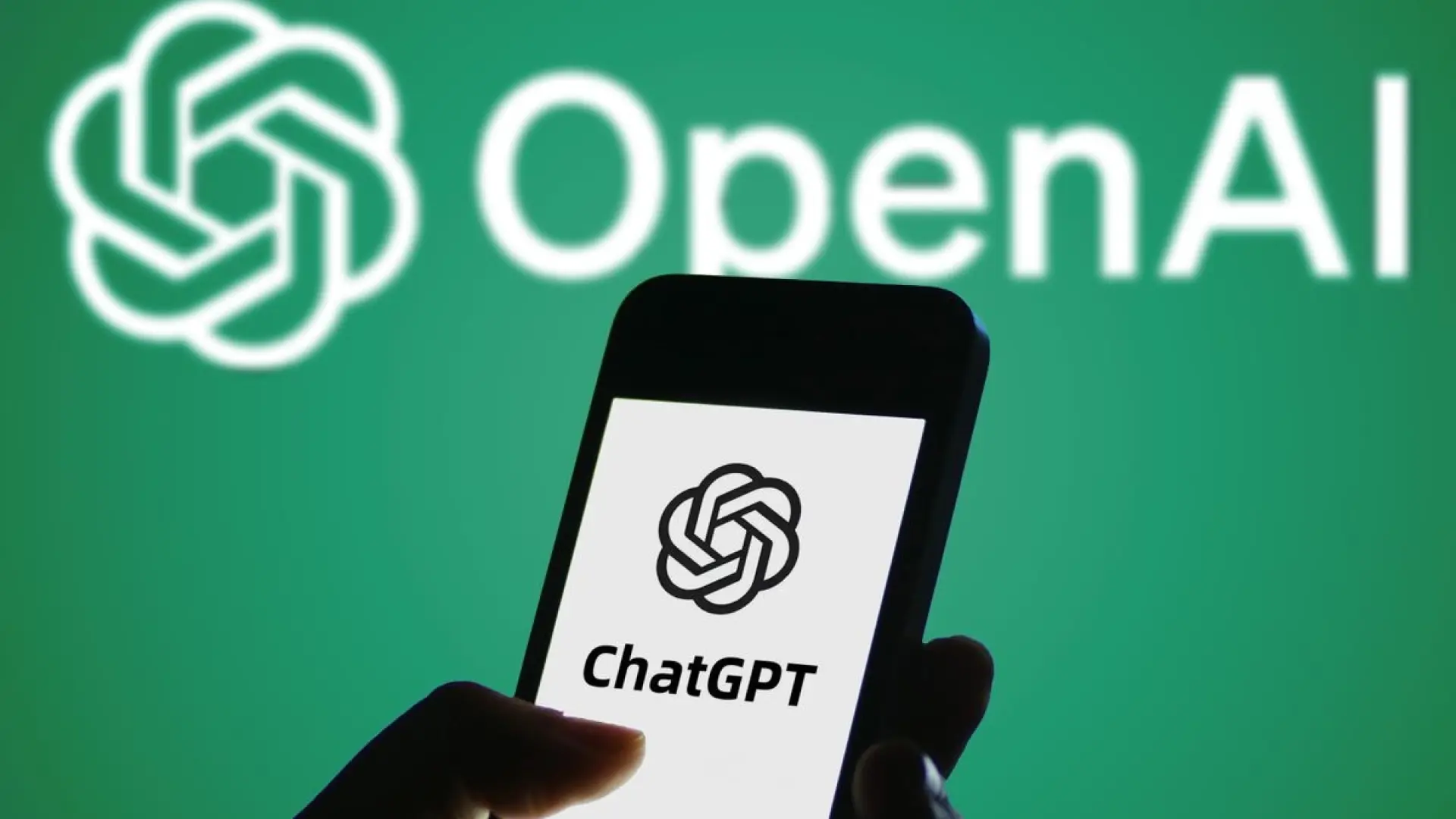 ChatGPT quiere convertirse en tu orientador universitario: prepara una herramienta para organizar solicitudes, plazos y becas
