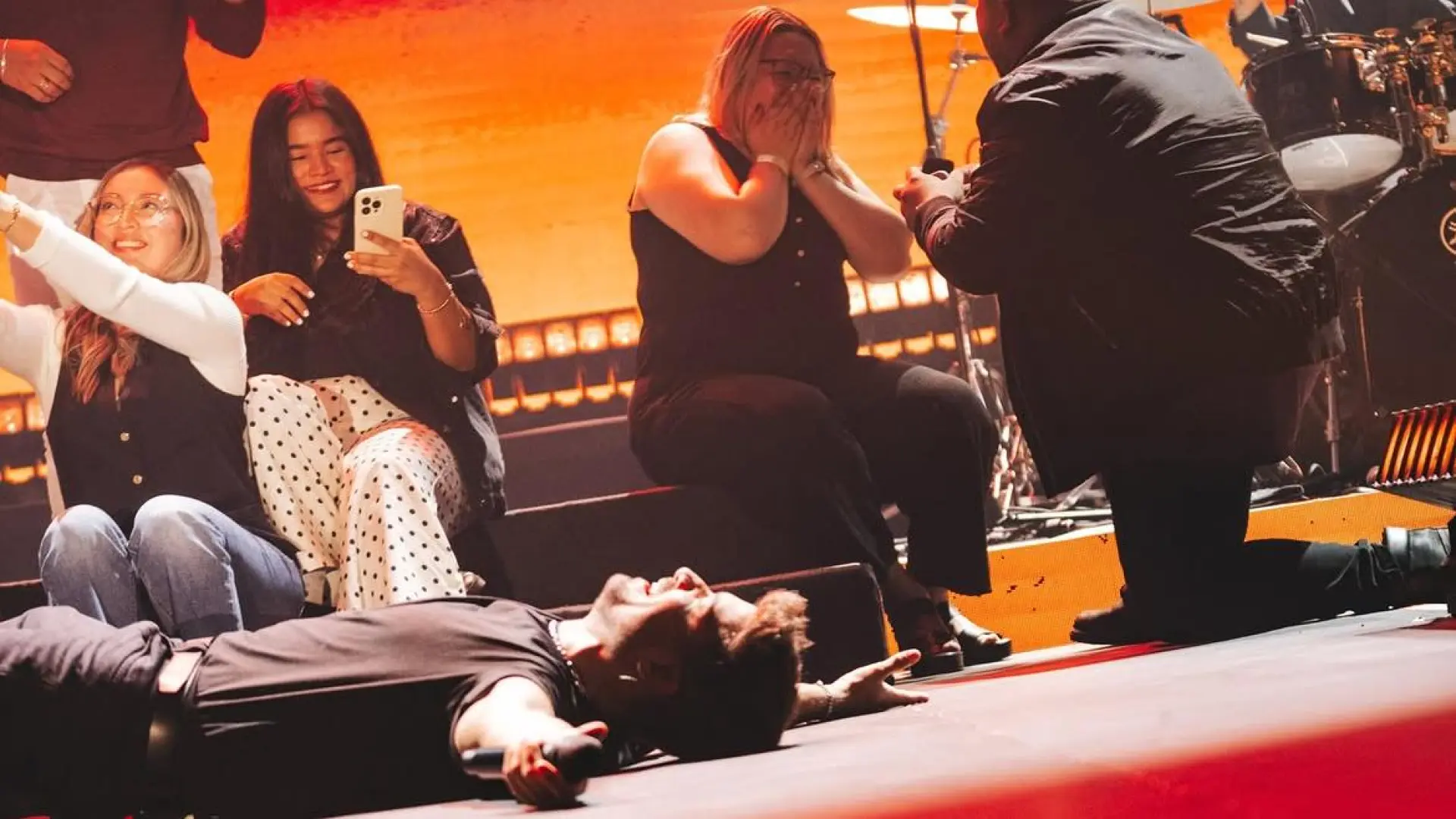 Pablo Alborán se convierte en testigo de una pedida de mano durante su concierto en El Salvador: «¡Ha dicho que sí!»