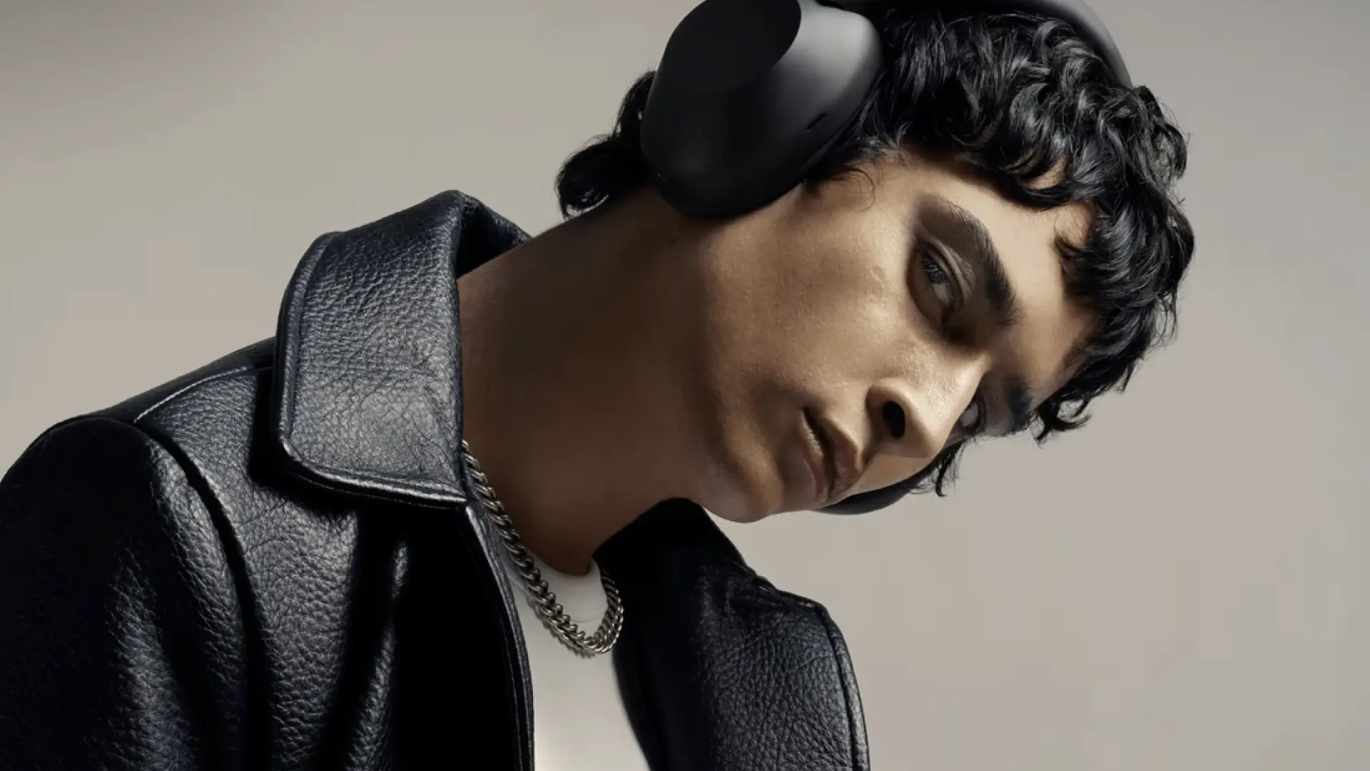 Cancelación de ruido total y sonido top: los cascos Sony más avanzados revientan su precio