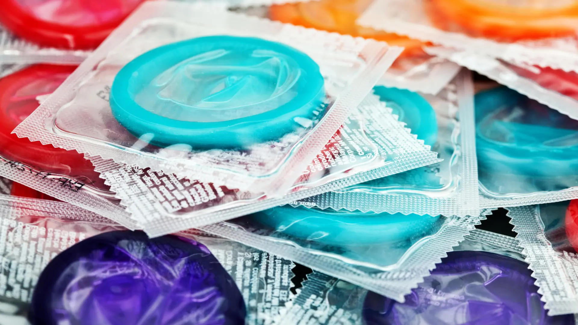 "No me cabe": mitos y dudas comunes sobre los condones masculinos