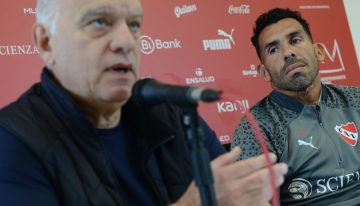 Independiente: mientras Tevez define su futuro, Grindetti le apostó «una ficha» para que siga siendo el DT