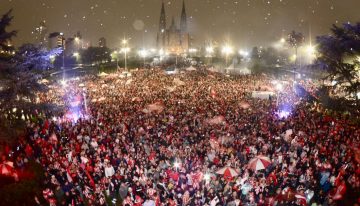 La Plata es una fiesta: una multitud copa las calles para celebrar el título de Estudiantes