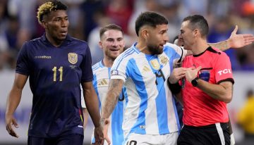 Se difundió el audio del VAR con la polémica en Argentina vs Ecuador: el posible offside en el gol que provocó el drama de los penales