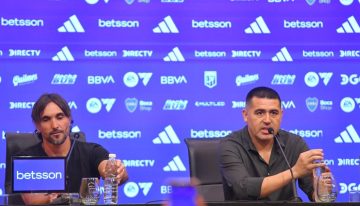 Riquelme y Martínez se reunieron durante más de dos horas: las tres razones por las que Román no echó al DT de Boca