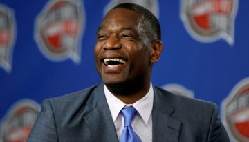 Murió Dikembe Mutombo, una estrella de la NBA que brilló en los tiempos de Michael Jordan y fue uno de los mejores defensores de la historia