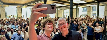 Tim Cook está en España. Esta es la razón por la que el CEO de Apple ha visitado Madrid