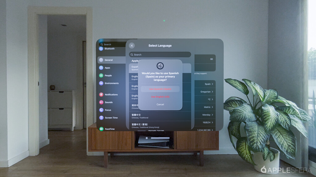 Apple Vision Pro se podrá utilizar en español con visionOS 2.2 y eso es emocionante (aunque no significa lo que estás pensando)