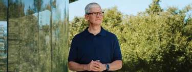 A Apple le da igual ir dos años por detrás en Inteligencia Artificial. El plan de Tim Cook es "profundamente mejor"