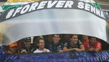 GP de Brasil: «Forever Senna», el especial homenaje de la Fórmula 1 al ídolo, con Lewis Hamilton al volante de un McLaren que se hizo leyenda