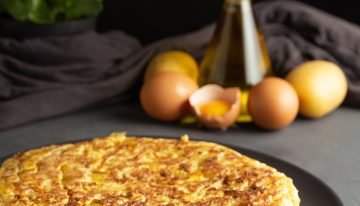 Mercedes Gállego, nutricionista: «Los ingredientes de la tortilla de patata son saludables, pero la forma tradicional de hacerla no»