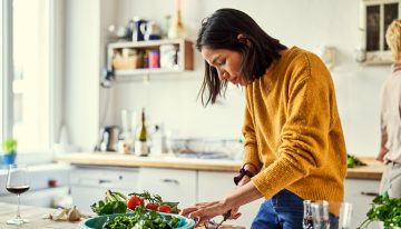 Mercedes Gállego, nutricionista: «Para perder peso, come ensaladas y cremas de verduras, pero en este horario»