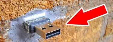 Hay más de 2.000 memorias USB pegadas en paredes por el mundo, aunque no te recomendamos conectar tu iPhone a ellas