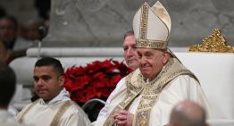 Papa Francisco pide valentía para mejorar el mundo en Nochebuena