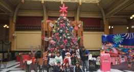 Fotogalería: Niños y niñas envían cartas a Santa Claus desde el Palacio Postal de la CDMX