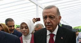 Milicias kurdas en Siria serán enterradas si no deponen las armas: Erdogan, presidente de Turquía