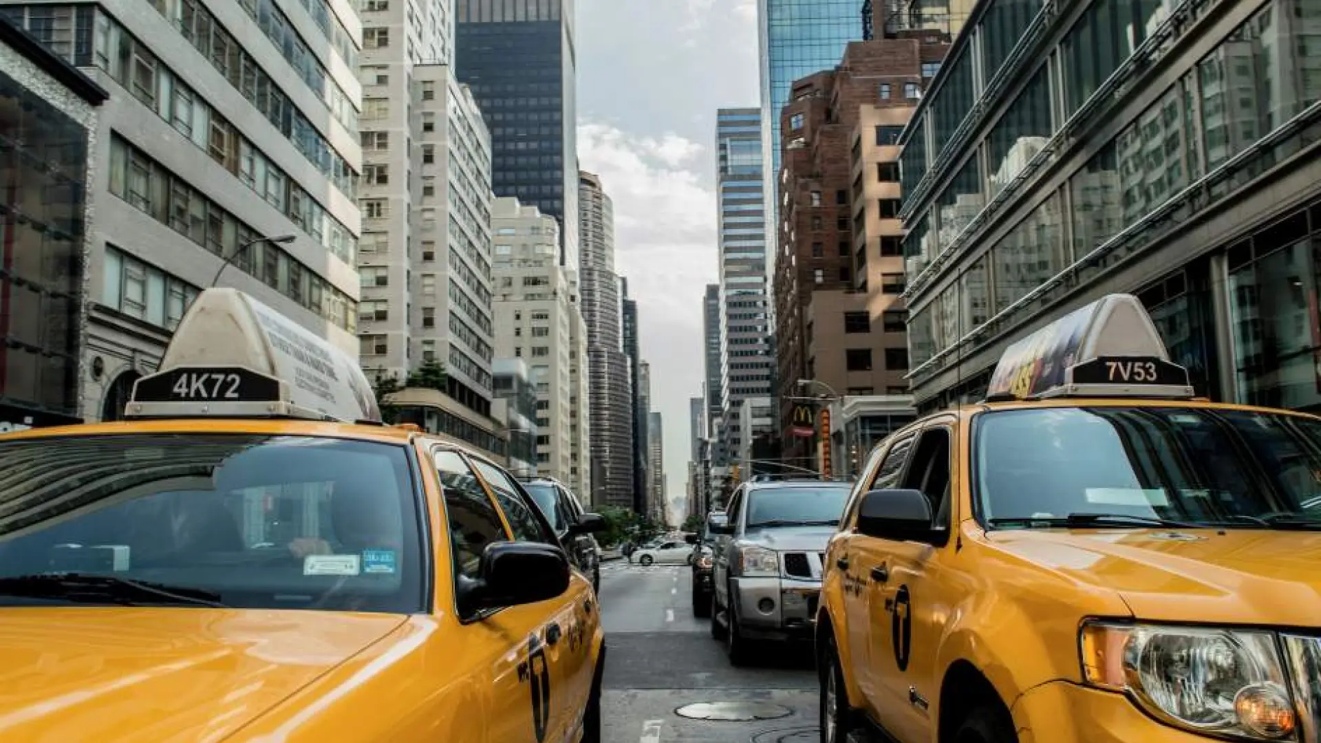 Un taxi atropella a por lo menos seis peatones en Nueva York el día de Navidad