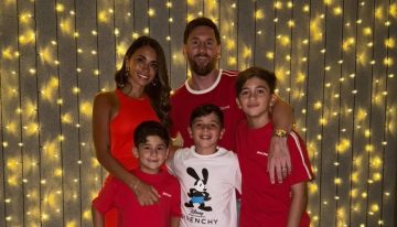 La Navidad de los Messi: Antonela Roccuzzo compartió las fotos del festejo en familia, con looks en rojo y distintos estilos