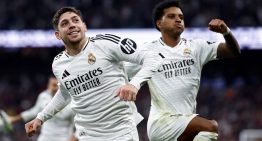 Real Madrid cerró el año con un festival de goles frente al Sevilla, pero no le alcanzó para llegar a la punta de LaLiga, propiedad del Atlético de Simeone